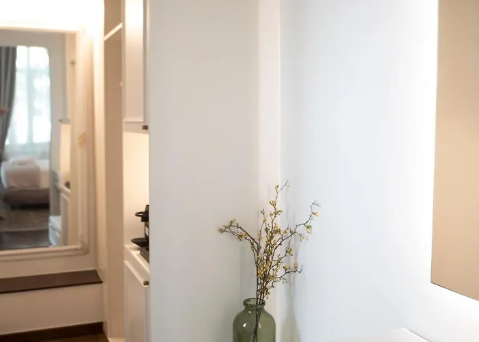 Jensen Luxury מלון דירות 4*