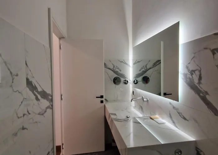 Jensen Luxury מלון דירות 4*